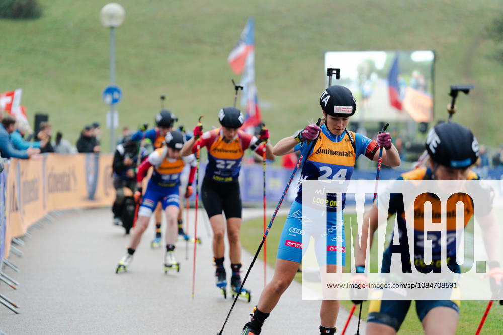 GER, Biathlon, Frauen, IBU Biathlon Loop One Festival 2026, Saison 2026 2027, Super Sprint Qualifikation Damen Heat 1-4 Johanna Skottheim ( SWE, 26 ), Martina Trabucchi ( ITA, 24 ), Leonora Roenhede ( DNK, 27 ) in der Kurve München Olympiapark Bayern Deutschland