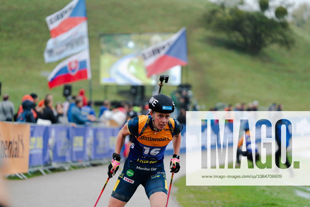 GER, Biathlon, Frauen, IBU Biathlon Loop One Festival 2026, Saison 2026 2027, Super Sprint Qualifikation Damen Heat 1-4 Elvira Oeberg ( SWE, 16 ) in der Kurve München Olympiapark Bayern Deutschland