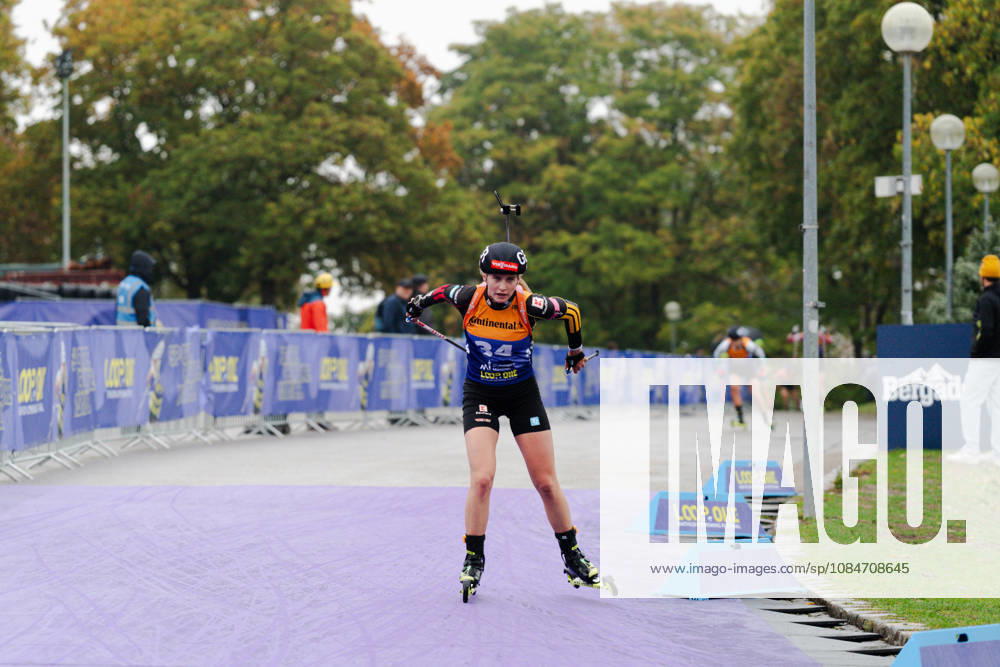 GER, Biathlon, Frauen, IBU Biathlon Loop One Festival 2026, Saison 2026 2027, Super Sprint Qualifikation Damen Heat 1-4 Julia Tannheimer ( DEU, 34 ) in der Kurve München Olympiapark Bayern Deutschland
