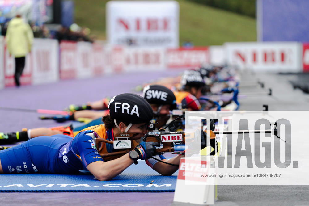 GER, Biathlon, Frauen, IBU Biathlon Loop One Festival 2026, Saison 2026 2027, Super Sprint Qualifikation Damen Heat 1-4 Julia Simon ( FRA, 46 ) beim Schiessen liegend München Olympiapark Bayern Deutschland