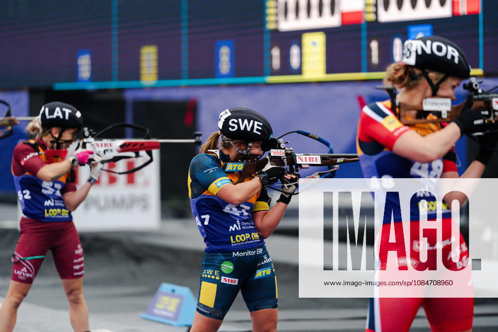 GER, Biathlon, Frauen, IBU Biathlon Loop One Festival 2026, Saison 2026 2027, Super Sprint Qualifikation Damen Heat 1-4 Karoline O. Knotten ( NOR, 48 ), Anna Magnusson ( SWE, 47 ), Baiba Bendika ( LVA, 52 ) beim Schiessen stehend München Olympiapark Bayern Deutschland