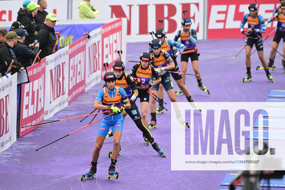 BIATHLON - Einlauf zum ersten Schießen mit VITTOZZI Lisa (ITA), VOIGT Vanessa (GER) und HETTICH-WALZ Janina (GER) bei der Qualifikation Super Sprint der Damen Herren während des Loop One Biathlon Opening Festival im Olypiapark München am 18.10.2026, Deutschland, Bayern München Hans-Jochen-Vogel-Platz Olypiapark Bayern Deutschland
