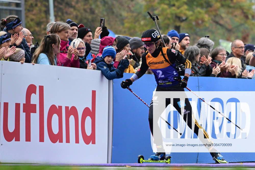BIATHLON - VOIGT Vanessa (GER) bei der Qualifikation Super Sprint der Damen Herren während des Loop One Biathlon Opening Festival im Olypiapark München am 18.10.2026, Deutschland, Bayern München Hans-Jochen-Vogel-Platz Olypiapark Bayern Deutschland