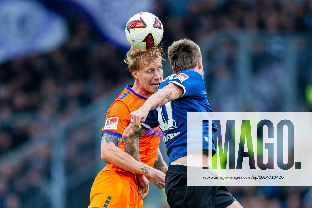 Fußball, 2026 2027, 2. Bundesliga, 8. Spieltag, DSC Arminia Bielefeld - VfL Osnabrück: (L-R) Bjarke Jacobsen (Osnabrück), Joel Grodowski (Bielefeld) DFL REGULATIONS PROHIBIT ANY USE OF PHOTOGRAPHS AS IMAGE SEQUENCES AND OR QUASI-VIDEO.