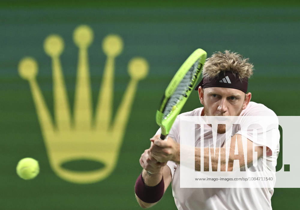 (261018) -- SHANGHAI, Oct. 18, 2026 -- Alejandro Davidovich Fokina of Spain hits a return during the men s singles final match against Rafael Jodar of Spain at the 2026 ATP, Tennis Herren tour Shanghai Masters tennis tournament in Shanghai, China, Oct. 18, 2026. ) (SP)CHINA-SHANGHAI-TENNIS-SHANGHAI MASTERS-MEN S SINGLES (CN) ChenxHaoming