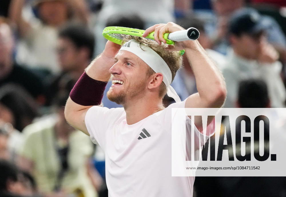 (261018) -- SHANGHAI, Oct. 18, 2026 -- Alejandro Davidovich Fokina of Spain celebrates after winning the men s singles final match against Rafael Jodar of Spain at the 2026 ATP, Tennis Herren tour Shanghai Masters tennis tournament in Shanghai, China, Oct. 18, 2026. ) (SP)CHINA-SHANGHAI-TENNIS-SHANGHAI MASTERS-MEN S SINGLES (CN) DingxTing