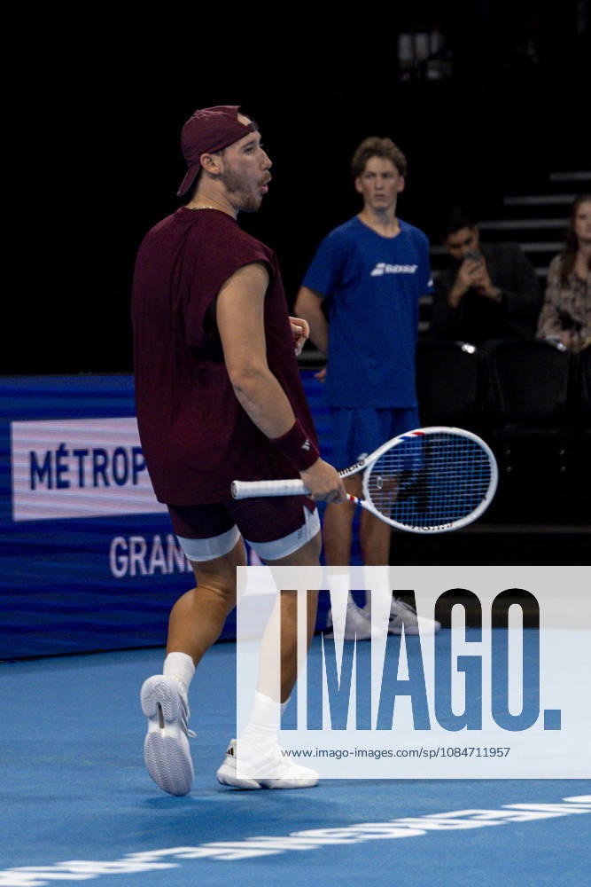 TENNIS : ATP, Tennis Herren 250 - Grand Tennis AURA - Decines (France) 18 10 2026 Kyrian JACQUET (FRA) vs Sascha GUEYMARD WAYENBURG (FRA) during the qualifying tournament of the Auvergne Rhône-Alpes Grand Prix at the LDLC Arena in Décines on October 18, 2026. Photo Sandrine Thesillat PsNewZ