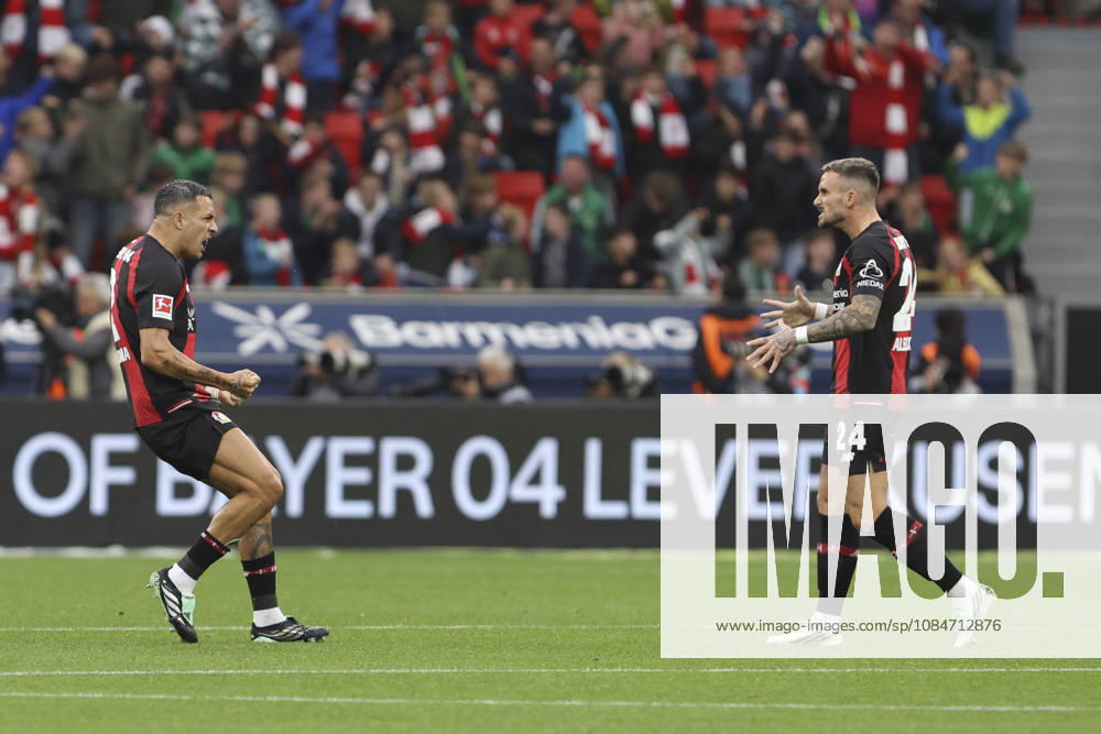 Facundo Medina (Bayer 04 Leverkusen) und Aleix Garcia (Bayer 04 Leverkusen) Torjubel, jubelt nach dem Treffer zum 1:1 waehrend des Spiels der 1. Bundesliga zwischen Bayer 04 Leverkusen und Club Freiburg, BayArena am 18. October 2026 in Leverkusen, Deutschland. (Foto von Oliver Kaelke DeFodi Images) +++ Facundo Medina (Bayer 04 Leverkusen) und Aleix Garcia (Bayer 04 Leverkusen) celebrates after his team s first goal during the Bundesliga match between Bayer 04 Leverkusen and Sport-Club Freiburg at BayArena on October 18, 2026 in Leverkusen, Germany. (Photo by Oliver Kaelke DeFodi Images) DFB DFL REGULATIONS PROHIBIT ANY USE OF PHOTOGRAPHS AS IMAGE SEQUENCES AND OR QUASI-VIDEO. (Photo by Oliver Kaelke DeFodi Images) -