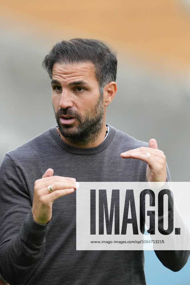 ACF Fiorentina v Como 1907 - Serie A Enilive Cesc Fabregas Head Coach of Como 1907 gestures during the Serie A Enilive match between ACF Fiorentina and Como 1907 at Artemio Franchi Stadium on October 18, 2026 in Florence, Italy. Florence Artemio Franchi Stadium Tuscany Italy