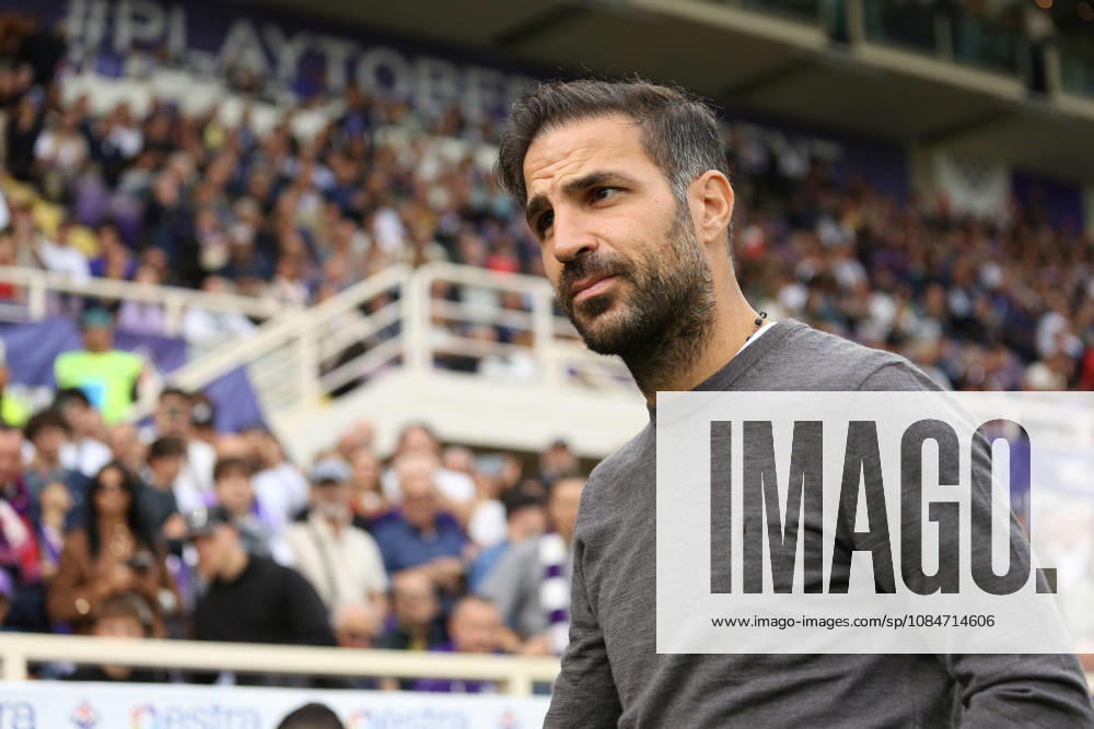 Cesc Fabregas, Head Coach of Como 1907 looks on during the serie A match between ACF Fiorentina and Como 1907 at Artemio Franchi Stadium in Firenze (Italy), October 18, 2026. massimilianoxcarnabuci