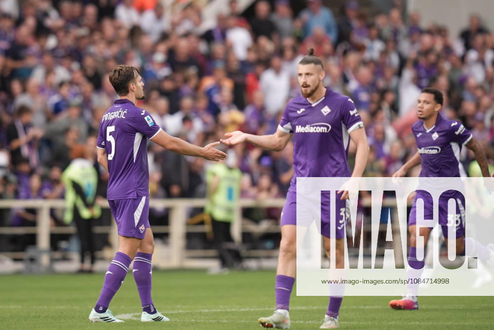 Fiorentina’s Marin Pongracic celebrates after scoring the 1-2 goal for his team during the Serie A soccer match between Fiorentina and Como at the Artemio Franchi Stadium in Florence, north Italy - Sunday, October 18, 2026 -