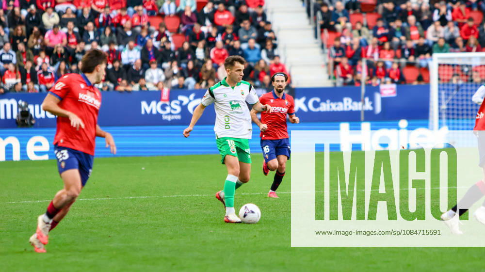 ESP: LaLiga EA Sports Atletico Osasuna v Racing Santander Inigo Vicente of Racing de Santander during LaLiga EA Sports match between Atletico Osasuna v Racing Santander played at El Sadar Stadium, Pamplona, on October 18 2026 in Spain Spain Soccer