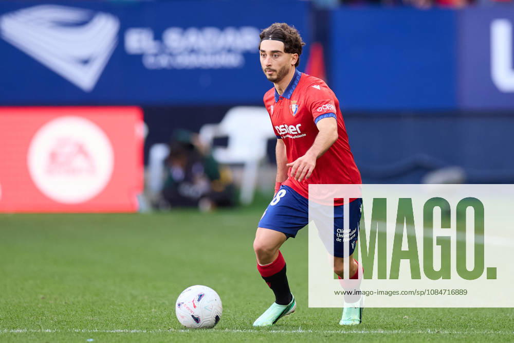 Raul Moro of CA Osasuna in action during the LaLiga EA Sports match between CA Osasuna and Real Racing Club de Santander at El Sadar on October 18, 2026, in Pamplona, Spain. CA Osasuna V Racing De Santander - LaLiga EA Sports - ZUMAa181 20261018_zaa_a181_132