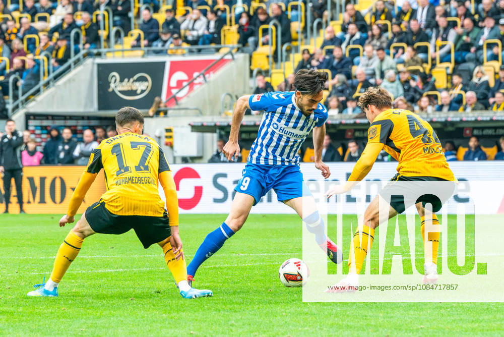 Dresden, Deutschland 18. Oktober 2026: 2. Bundesliga - 2026 2027 - 8. Spieltag - SG Dynamo Dresden gegen 1. FC Magdeburg Im Bild: v. li. im Zweikampf Ahmet Muhamedbegović Muhamedbegovic (SGD) Roko Å imić Simic (1.FC) und Friedrich Müller Mueller (SGD) DFL DFB regulations prohibit any use of photographs as image sequences and or quasi-video.