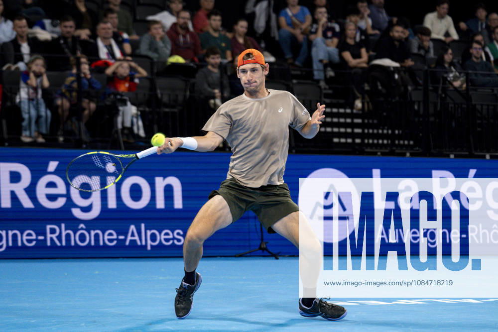 TENNIS : ATP, Tennis Herren 250 - Grand Tennis AURA - Decines (France) 18 10 2026 Valentin ROYER (FRA) vs Clement TABUR (FRA) during the qualifying tournament of the Auvergne Rhône-Alpes Grand Prix at the LDLC Arena in Décines on October 18, 2026. Photo Sandrine Thesillat PsNewZ