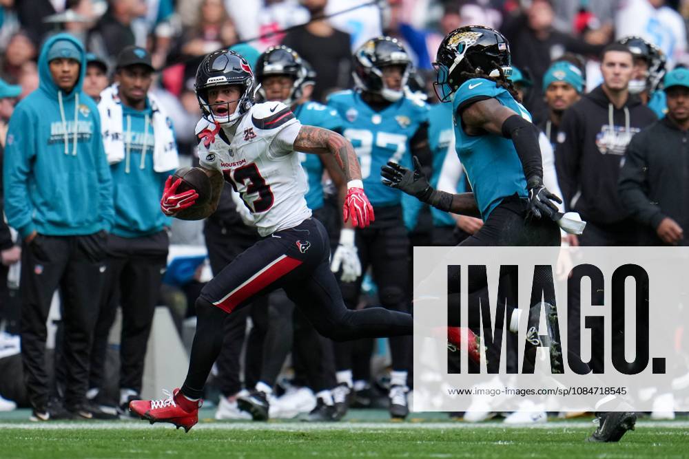 Houston Texans, Jaylin Noel, Wide receiver, 13 runs past Jacksonville Jaguars, Antonio Johnson, Safety, 6 Houston Texans v Jacksonville Jaguars, NFL, American Football Herren, USA American Football, Wembley Stadium, London, UK - 18 Oct 2026London Wembley Stadium United Kingdom