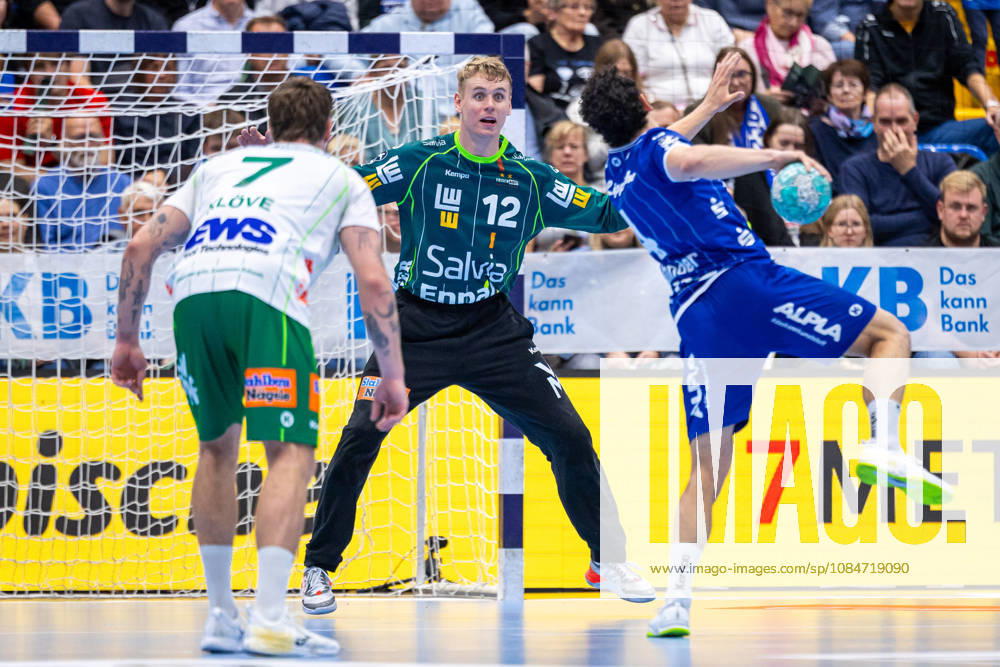 (L-R) Victor Kloeve (Frisch Auf Goeppingen, 07), Kristian Saeveras (Frisch Auf Goeppingen, 12), Samuel Zehnder (TBV Lemgo Lippe, 04) im Torwurf per Siebenmeter GER, TBV Lemgo Lippe vs. Frisch Auf Goeppingen, Handball, 1. Bundesliga, 9. Spieltag, Spielzeit 2026 2027, 18.10.2026 GER, TBV Lemgo Lippe vs. Frisch Auf Goeppingen, Handball, 1. Bundesliga, 9. Spieltag, Spielzeit 2026 2027, 18.10.2026 Lemgo