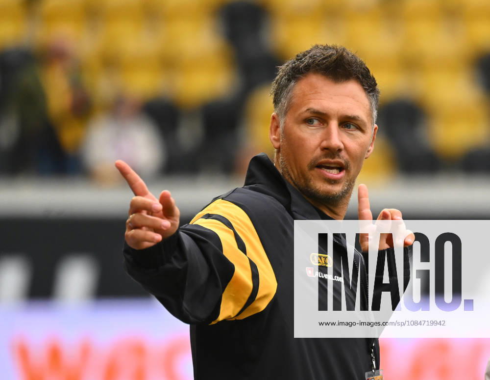 Sören Gonther (Sportgeschäftsführer, Dresden), 18.10.2026, Fussball, GER, Saison 2026 2027, 2. Bundesliga, Zweite Liga, 8. Spieltag, Rudolf-Harbig-Stadion Dresden, SG Dynamo Dresden - 1. FC Magdeburg, DFB AND DFL REGULATIONS PROHIBIT ANY USE OF PHOTOGRAPHS as IMAGE SEQUENCES and or QUASI-VIDEO,