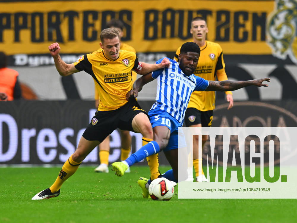 V.l.: Niklas Hauptmann (Dresden) gegen Moritz Broni Kwarteng (Magdeburg), 18.10.2026, Fussball, GER, Saison 2026 2027, 2. Bundesliga, Zweite Liga, 8. Spieltag, Rudolf-Harbig-Stadion Dresden, SG Dynamo Dresden - 1. FC Magdeburg, DFB AND DFL REGULATIONS PROHIBIT ANY USE OF PHOTOGRAPHS as IMAGE SEQUENCES and or QUASI-VIDEO,