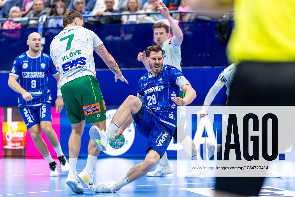 (L-R) Victor Kloeve (Frisch Auf Goeppingen, 07) im Zweikampf mit Hendrik Wagner (TBV Lemgo Lippe, 28) GER, TBV Lemgo Lippe vs. Frisch Auf Goeppingen, Handball, 1. Bundesliga, 9. Spieltag, Spielzeit 2026 2027, 18.10.2026 GER, TBV Lemgo Lippe vs. Frisch Auf Goeppingen, Handball, 1. Bundesliga, 9. Spieltag, Spielzeit 2026 2027, 18.10.2026 Lemgo