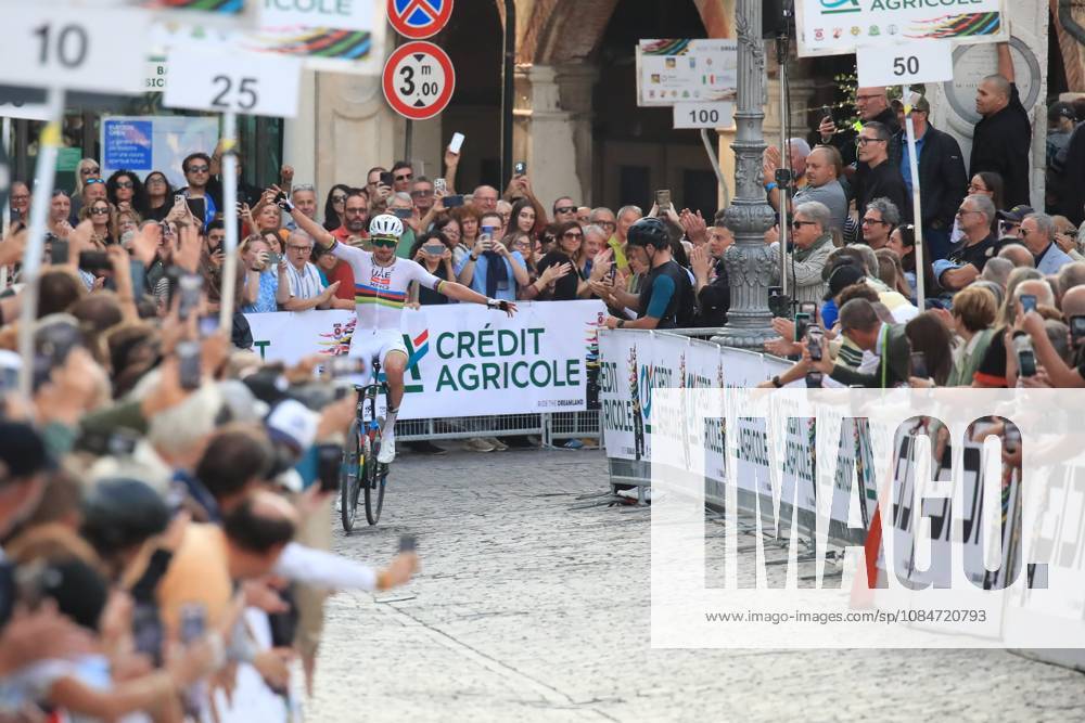 Veneto Classic - UCI Cycling race Pierre Teyssot MAXPPP ; Veneto Classic - UCI Cycling race . Bassano del Grappa, Italy on October 18, 2026. Reigning World Champion Brandon Mcnulty (USA) UAE TEAM EMIRATES XRG wins the race. Brandon Mcnulty (USA) UAE TEAM EMIRATES XRG Pierre Teyssot Maxppp Bassano del Grappa Veneto Italy