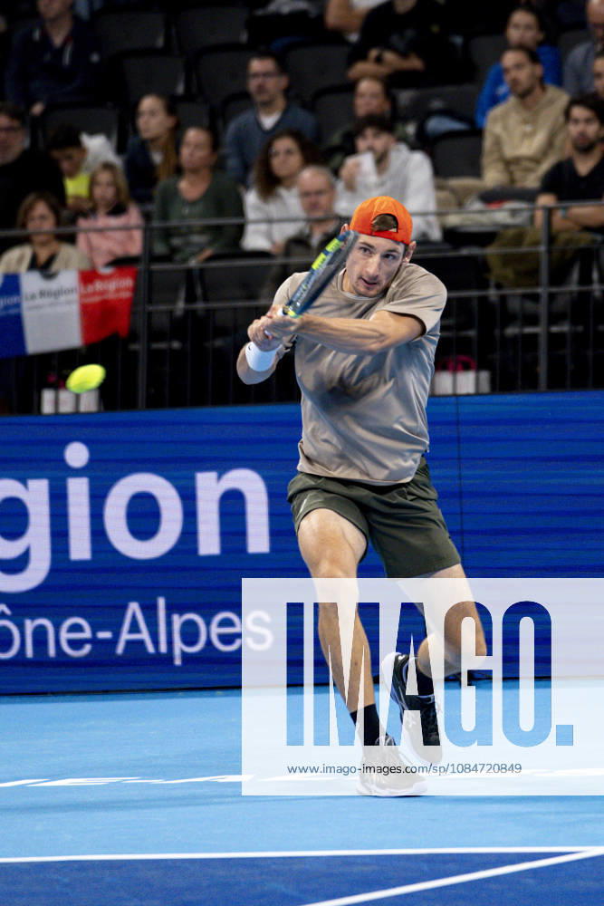 TENNIS : ATP, Tennis Herren 250 - Grand Tennis AURA - Decines (France) 18 10 2026 Valentin ROYER (FRA) vs Clement TABUR (FRA) during the qualifying tournament of the Auvergne Rhône-Alpes Grand Prix at the LDLC Arena in Décines on October 18, 2026. Photo Sandrine Thesillat PsNewZ