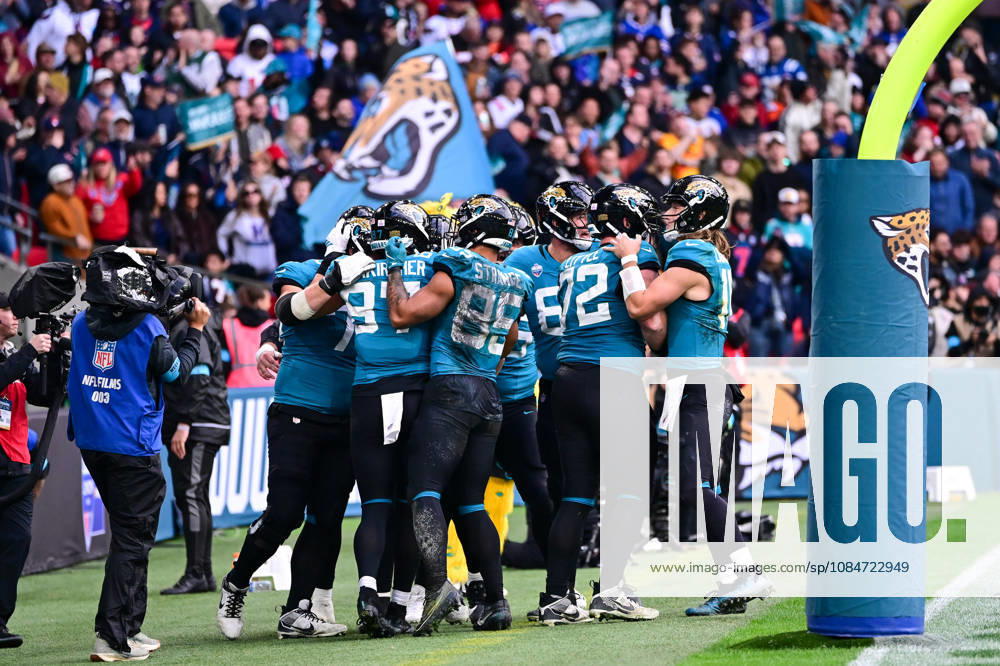 Jacksonville Jaguars v Houston Texans, International Series Nate Boerkircher (87) of Jacksonville Jaguars celebrates a Touchdown with Team Mates during the International Series match between Jacksonville Jaguars and Houston Texans at Wembley Stadium, London, UK on 18 October 2026. Editorial use only ,