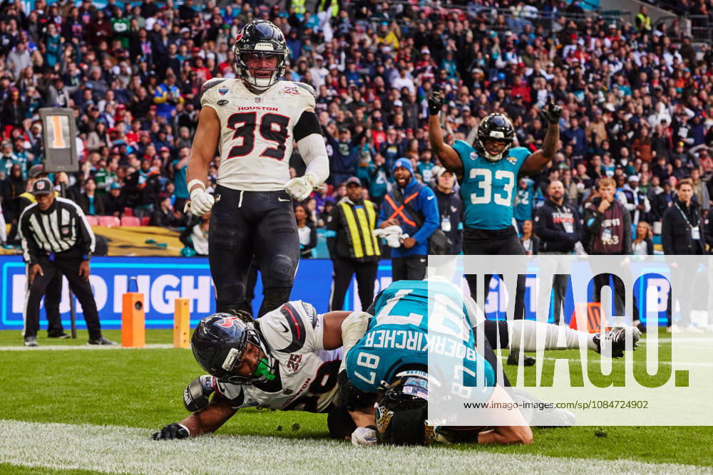 18th October 2026; Wembley Stadium, London, England; NFL, American Football Herren, USA American Football, Jacksonville Jaguars versus Houston Texans; Jacksonville Jaguars tight end Nate Boerkricher of the Jacksonville Jaguars scores a touchdown MattxBenxStone