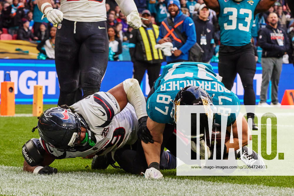 18th October 2026; Wembley Stadium, London, England; NFL, American Football Herren, USA American Football, Jacksonville Jaguars versus Houston Texans; Jacksonville Jaguars tight end Nate Boerkricher of the Jacksonville Jaguars scores a touchdown MattxBenxStone