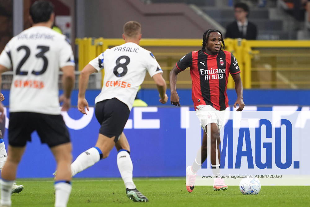 AC Milan s Samuel Chukwueze during the Serie A soccer match between AC Milan and Atalanta BC at the Giuseppe Meazza Stadium in Milan, Italy - October 18, 2026. - Soccer