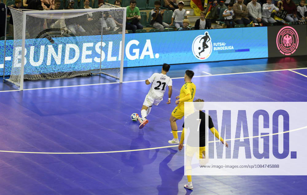 Matias Block (GER) schiesst das Tor zum 4:2, Aktion. Futsal WM-Qualifikationsspiel Deutschland - Litauen 4:2, am 18.10.2026 in Mülheim an der Ruhr Deutschland. Westenergie Sporthalle