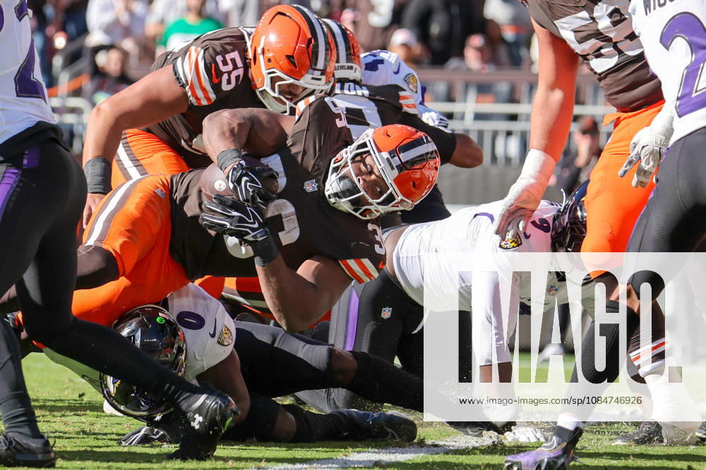 CLEVELAND, OH - OCTOBER 18: Cleveland Browns running back Audric Estime (36) carries for a 2-yard touchdown during the fourth quarter of the National Football League game between the Baltimore Ravens and Cleveland Browns on October 18, 2026, at Huntington Bank Field in Cleveland, OH. (Photo by Frank Jansky Icon Sportswire) NFL, American Football Herren, USA OCT 18 Ravens at Browns Icon261018024