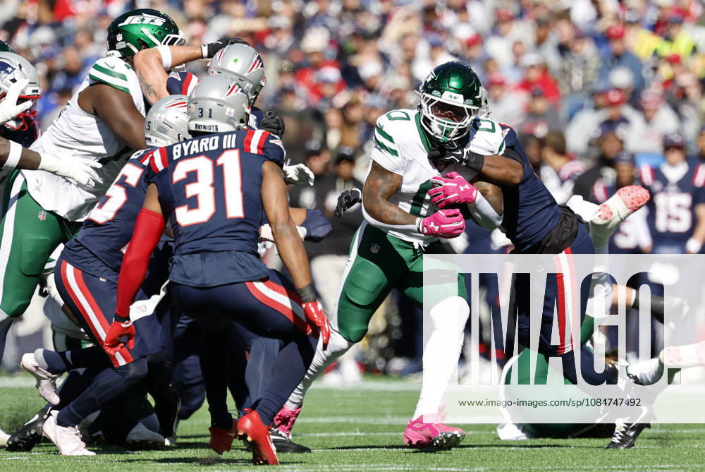 FOXBOROUGH, MA - OCTOBER 18: Braelon Allen 0 of the New York Jets carries during a game between the New England Patriots and the New York Jets on October 18, 2026, at Gillette Stadium in Foxborough, Massachusetts. (Photo by Fred Kfoury III Icon Sportswire) NFL, American Football Herren, USA OCT 18 Jets at Patriots Icon482261018004
