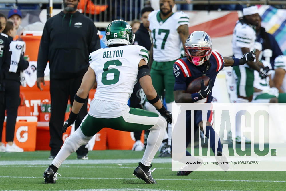 FOXBOROUGH, MA - OCTOBER 18: DeMario Douglas 3 of the New England Patriots makes a move on Dane Belton 6 of the New York Jets during a game between the New England Patriots and the New York Jets on October 18, 2026, at Gillette Stadium in Foxborough, Massachusetts. (Photo by Fred Kfoury III Icon Sportswire) NFL, American Football Herren, USA OCT 18 Jets at Patriots Icon482261018045