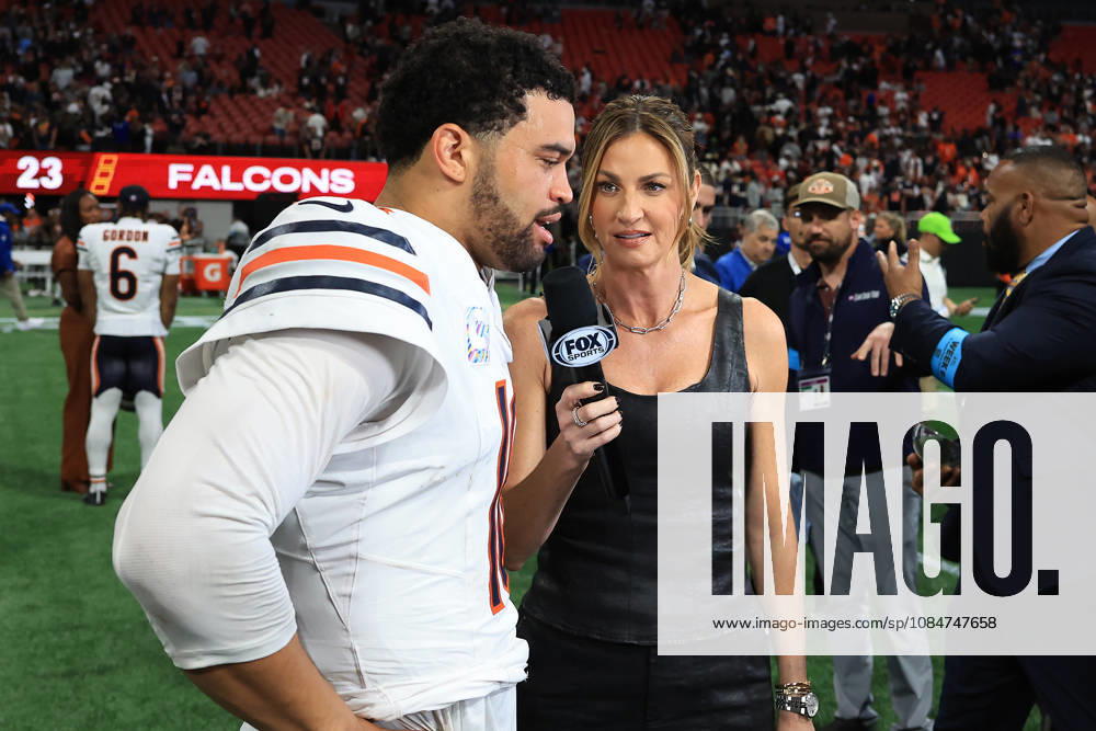 ATLANTA, GA - OCTOBER 18: Fox Sports reporter Erin Andrews interviews Caleb Williams (18) of the Chicago Bears after the Sunday afternoon NFL, American Football Herren, USA game between the Atlanta Falcons and the Chicago Bears on October 18, 2026 at the Mercedes-Benz Stadium in Atlanta, GA. (Photo by David J. Griffin Icon Sportswire) NFL: OCT 18 Bears at Falcons Icon9532610180665