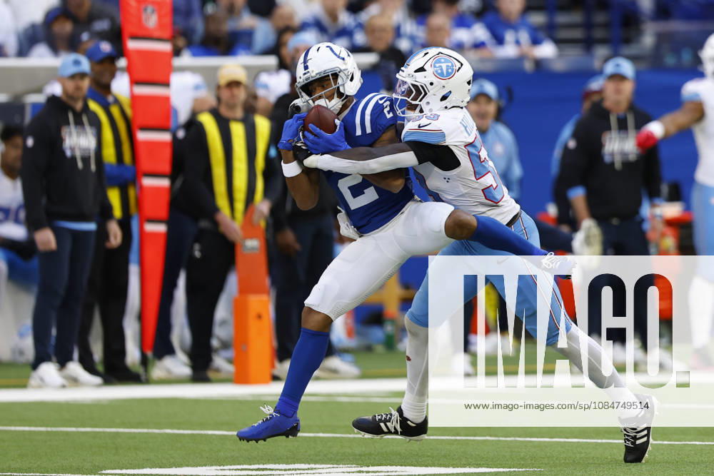 INDIANAPOLIS, IN - OCTOBER 18: Indianapolis Colts wide receiver Josh Downs (2) makes the catch in the second half of play during a NFL, American Football Herren, USA game between the Tennessee Titans and the Indianapolis Colts on October 18, 2026 at Lucas Oil Stadium at Indianapolis, IN. (Photo by Jeffrey Brown Icon Sportswire) NFL: OCT 18 Titans at Colts Icon101826050