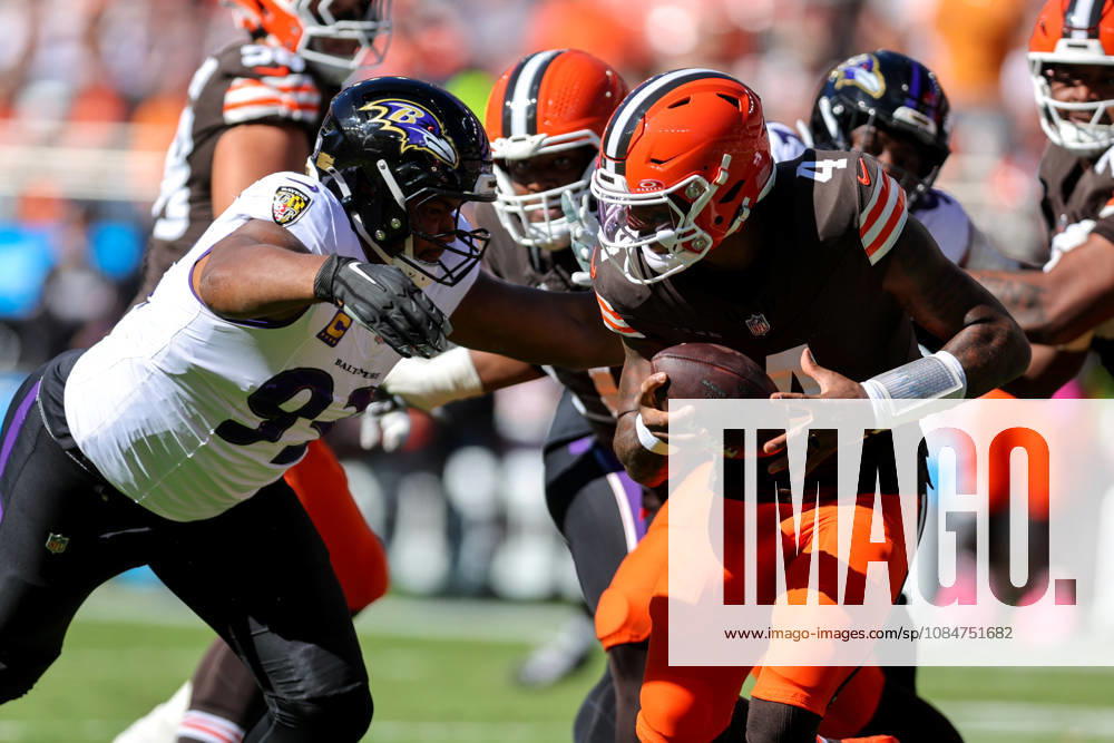 CLEVELAND, OH - OCTOBER 18: Baltimore Ravens defensive end Calais Campbell (93) sacks Cleveland Browns quarterback Deshaun Watson (4) during the first quarter of the National Football League game between the Baltimore Ravens and Cleveland Browns on October 18, 2026, at Huntington Bank Field in Cleveland, OH. (Photo by Frank Jansky Icon Sportswire) NFL, American Football Herren, USA OCT 18 Ravens at Browns Icon261018041