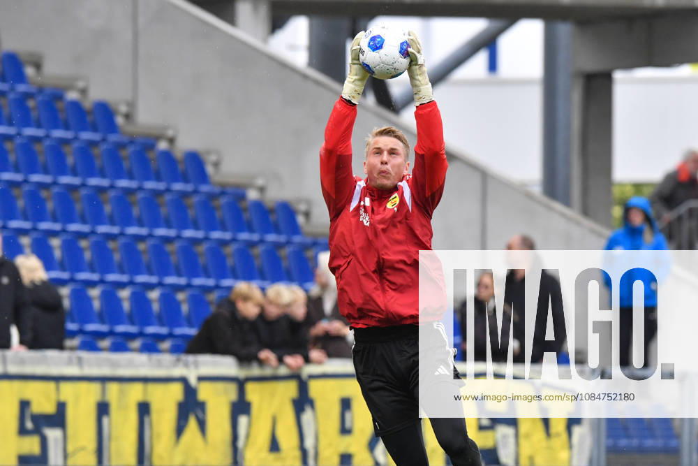 Thijs Jansen of SC Cambuur during the Eredivisie 2026 27 match between SC Cambuur and AZ Alkmaar at Kooi Stadium on October 18, 2026 in Leeuwarden, Netherlands.