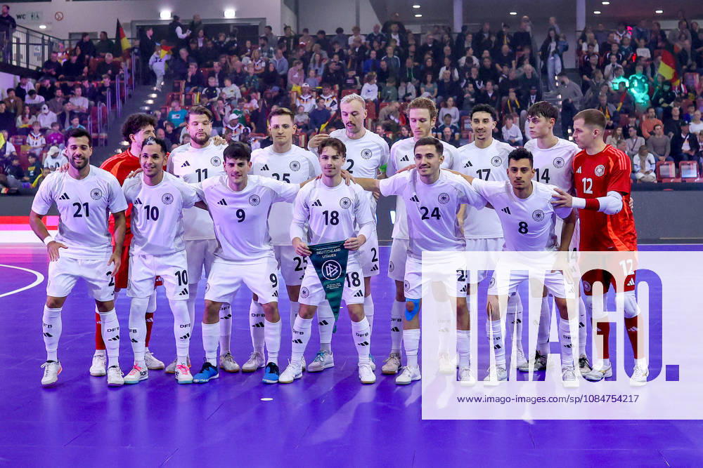 Futsal, WM-Qualifikation, Deutschland - Litauen, Westenergie Sporthalle Mülheim an der Ruhr, Saison 2026 2027: Die deutsche Mannschaft Gruppenbild Mannschaftsbild DFB regulations prohibit any use of photographs as image sequences and or quasi-video. Nordrhein-Westfalen Deutschland