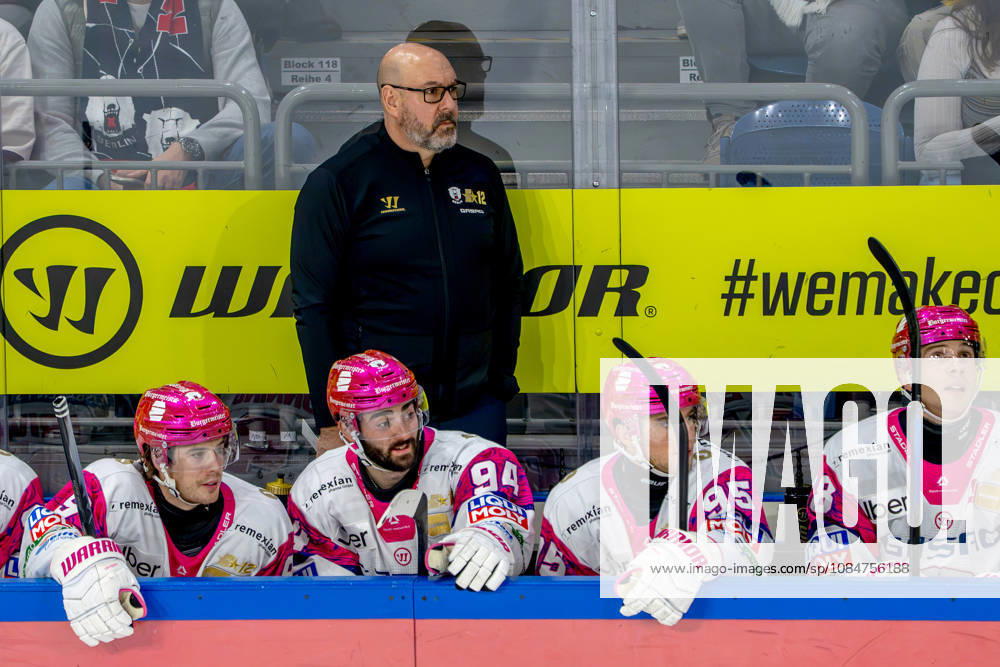 Eishockey, DEL, Krefeld Pinguine - Eisbären Berlin, Saison 2026 27, YAYLA-Arena Krefeld: Cheftrainer Eric Dubois (Eisbären Berlin hc) Nordrhein-Westfahlen Deutschland