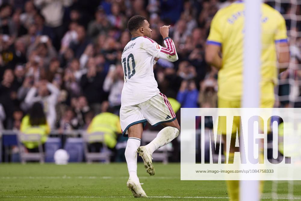 Kylian Mbappe (Real Madrid CF) celebrates a goal during the LaLiga EA SPORTS 2026 2027 match between Real Madrid CF and Sevilla FC..Final score: Real Madrid CF 4-1 Sevilla FC. Madrid Spain - ZUMAs197 20261018_aaa_s197_229