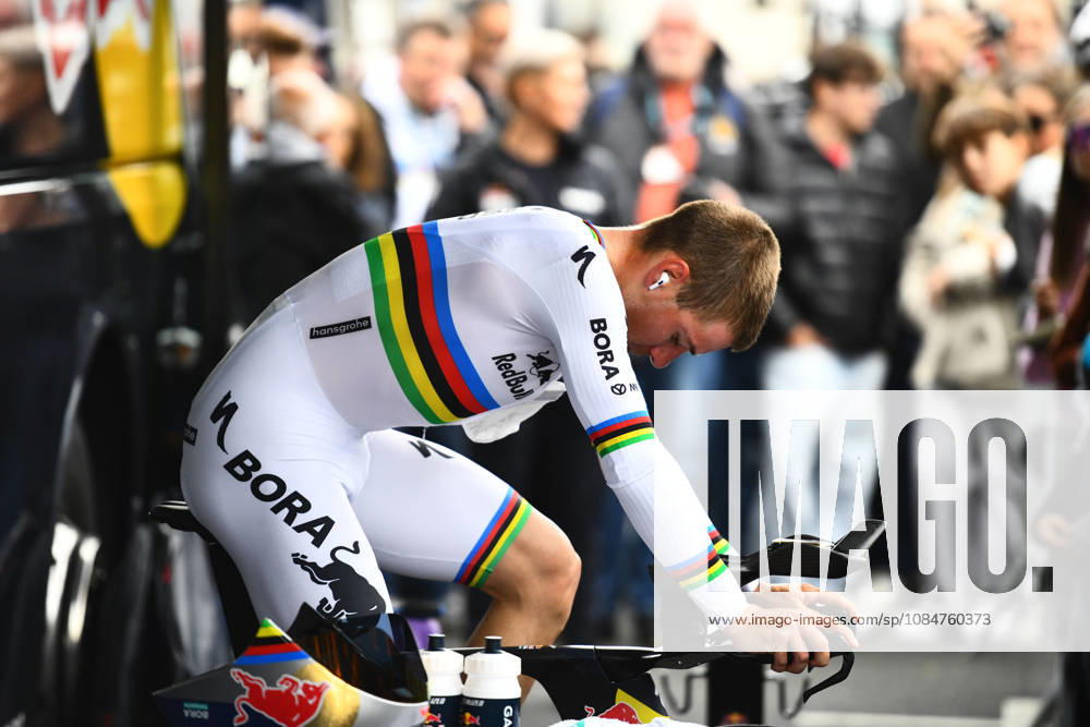 Les Herbiers, Pays De La Loire, France: Red BullÃBoraÃHansgrohes Belgian rider Remco Evenepoel competes in the Chrono des Nations in Les Herbiers, France, on October 18, 2026. Les Herbiers France - ZUMAh284 20261018_znp_h284_010