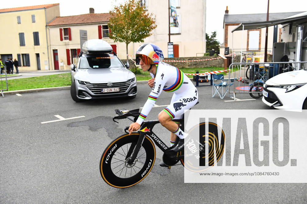 Les Herbiers, Pays De La Loire, France: Red BullÃBoraÃHansgrohes Belgian rider Remco Evenepoel competes in the Chrono des Nations in Les Herbiers, France, on October 18, 2026. Les Herbiers France - ZUMAh284 20261018_znp_h284_023