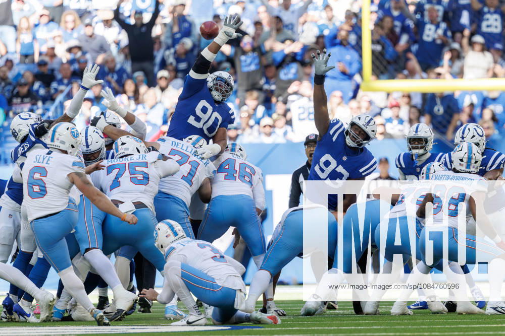 Indianapolis, Indiana, U.S: Tennessee Titans kicker Joey Slye (6) attempts a field goal during the game between the Tennessee Titans and the Indianapolis Colts at Lucas Oil Stadium, Indianapolis, Indiana. Indianapolis U.S - ZUMAs304 20261018_zaf_s304_067