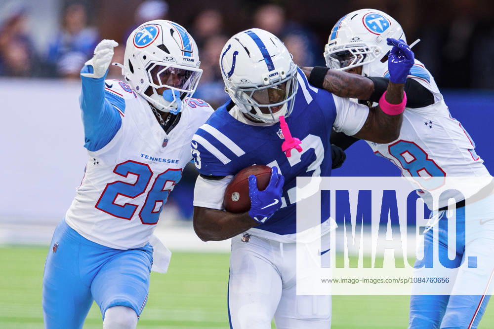 NFL, American Football Herren, USA 2026: Titans Vs Colts OCT 18 Oct 18, 2026; Indianapolis, IN, USA; Tennessee Titans defensive back Marcus Harris (26) and Tennessee Titans defensive back Cordale Flott (18) make the tackle on Indianapolis Colts wide receiver Laquon Treadwell (13) during NFL game action at Lucas Oil Stadium. Mandatory Credit: John Mersits-Cal Media (Credit Image: Â John Mersits Cal Sport Media) Indianapolis In USA