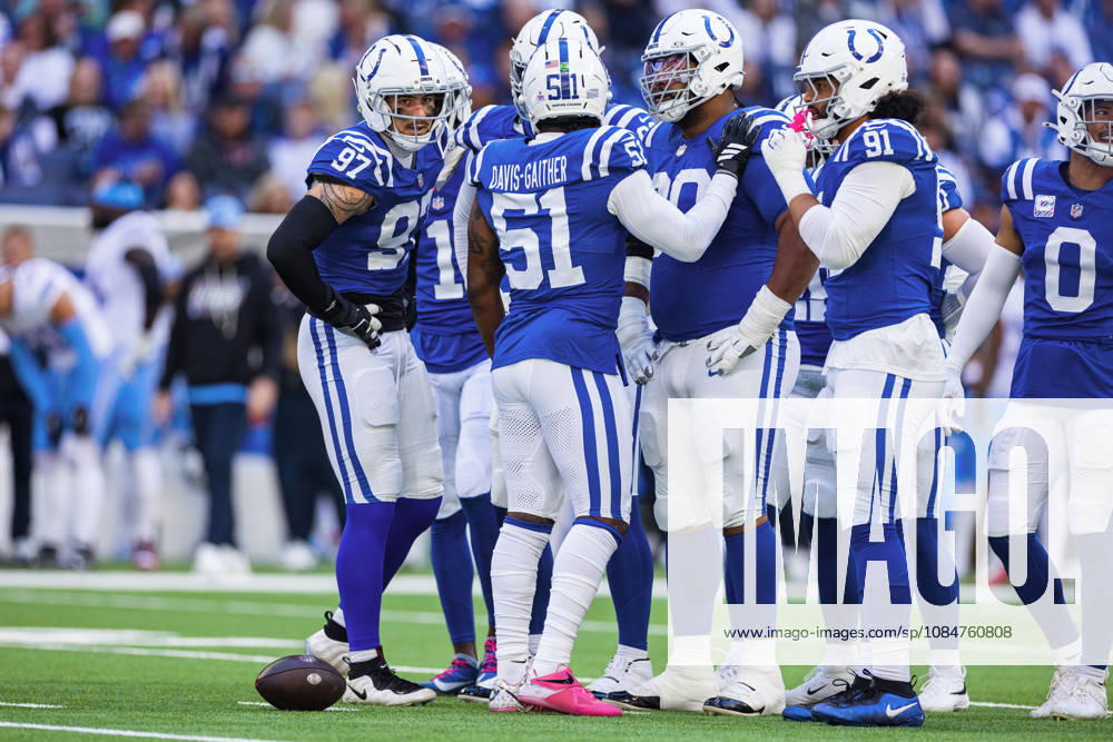 NFL, American Football Herren, USA 2026: Titans Vs Colts OCT 18 Oct 18, 2026; Indianapolis, IN, USA; Indianapolis Colts defense huddles during NFL game action against the Tennessee Titans at Lucas Oil Stadium. Mandatory Credit: John Mersits-Cal Media (Credit Image: Â John Mersits Cal Sport Media) Indianapolis In USA