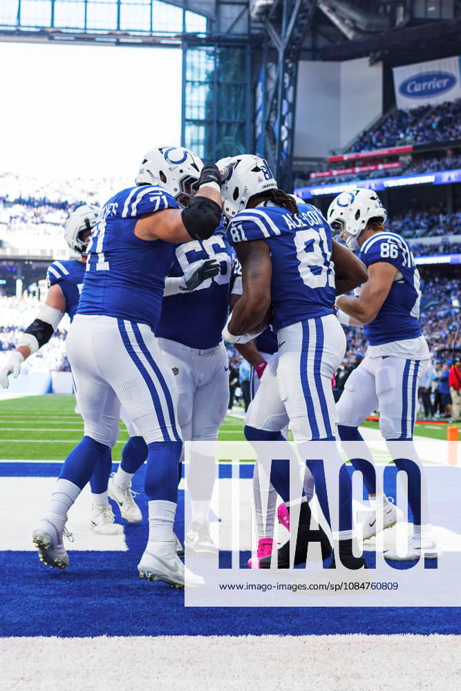 NFL, American Football Herren, USA 2026: Titans Vs Colts OCT 18 Oct 18, 2026; Indianapolis, IN, USA; Indianapolis Colts tight end Mo Alie-Cox (81) celebrates a touchdown with his teammates during NFL game action against the Tennessee Titans at Lucas Oil Stadium. Mandatory Credit: John Mersits-Cal Media (Credit Image: Â John Mersits Cal Sport Media) Indianapolis In USA