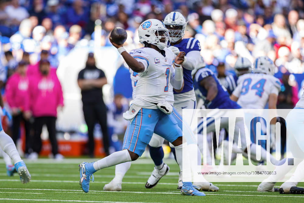NFL, American Football Herren, USA 2026: Titans Vs Colts OCT 18 Oct 18, 2026; Indianapolis, IN, USA; Tennessee Titans quarterback Cam Ward (1) passes the ball during NFL game action against the Indianapolis Colts at Lucas Oil Stadium. Mandatory Credit: John Mersits-Cal Media (Credit Image: Â John Mersits Cal Sport Media) Indianapolis In USA