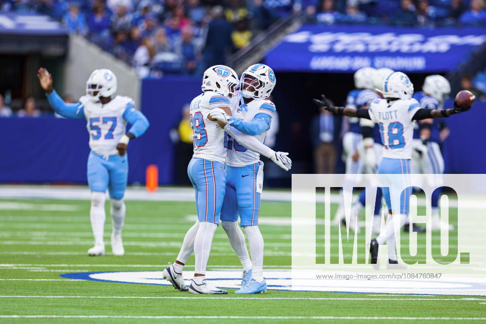 NFL, American Football Herren, USA 2026: Titans Vs Colts OCT 18 Oct 18, 2026; Indianapolis, IN, USA; Tennessee Titans defenders react during NFL game action against the Indianapolis Colts at Lucas Oil Stadium. Mandatory Credit: John Mersits-Cal Media (Credit Image: Â John Mersits Cal Sport Media) Indianapolis In USA