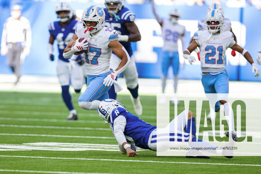 Oct 18, 2026; Indianapolis, IN, USA; Tennessee Titans wide receiver Chimere Dike (17) returns punt as Indianapolis Colts punter Rigoberto Sanchez (8) defends during NFL, American Football Herren, USA game action at Lucas Oil Stadium. Mandatory Credit: -Cal Media Indianapolis USA - ZUMAc04_ 20261018_zma_c04_333